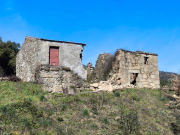 Quinta T0 para Venda em Orjais