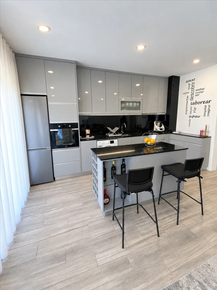 Apartamento T2 para Venda em Baltar Foto 2