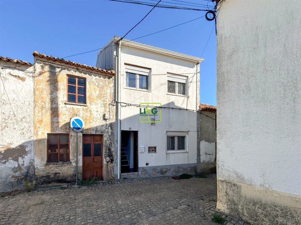 Moradia T3 para Arrendamento em Cebolais de Cima e Retaxo Foto 1