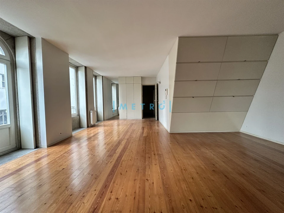 Apartamento T2 para Arrendamento em Cedofeita, Santo Ildefonso, Sé, Miragaia, São Nicolau e Vitória Foto 2