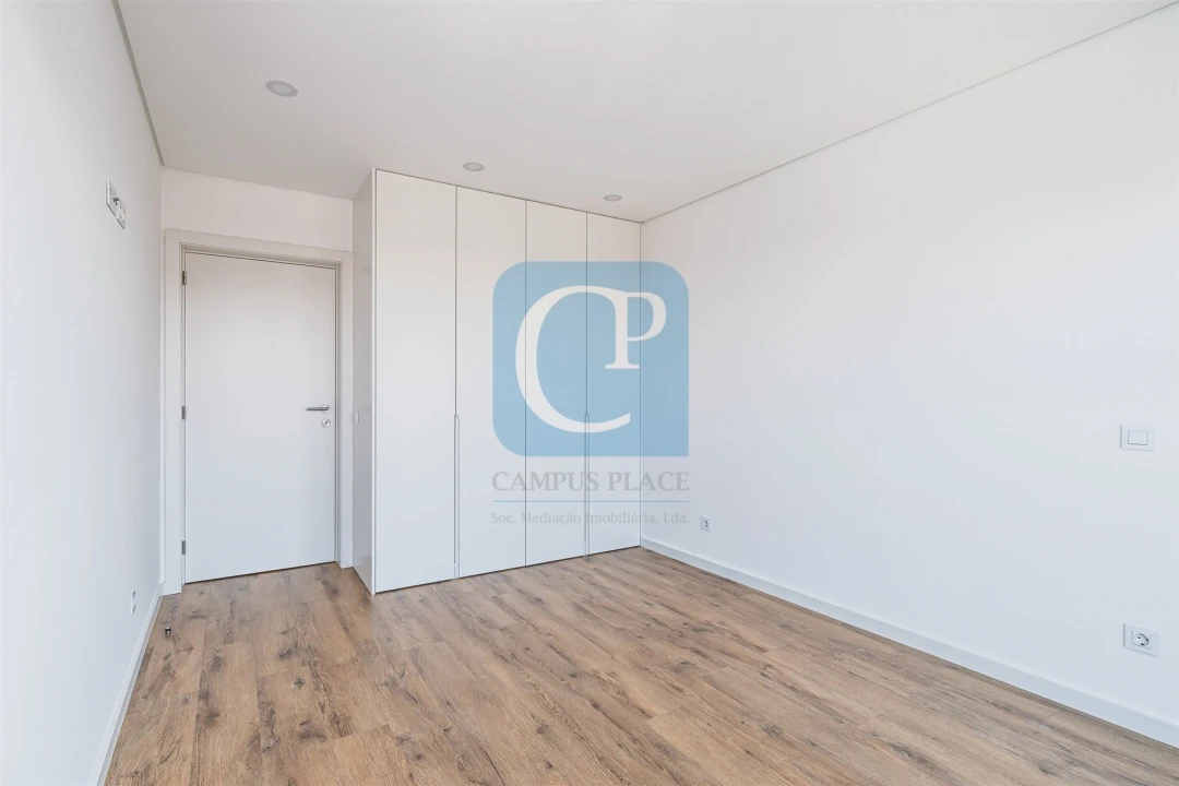 Apartamento T1 para Arrendamento em Pedrouços Foto 17