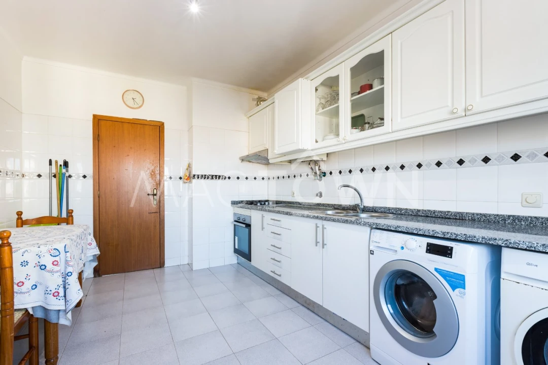 Apartamento T3 para Venda em Carregado e Cadafais Foto 9