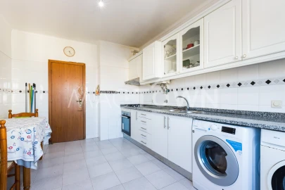 Apartamento T3 para Venda em Carregado e Cadafais