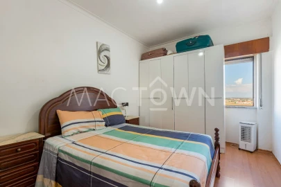 Apartamento T3 para Venda em Carregado e Cadafais
