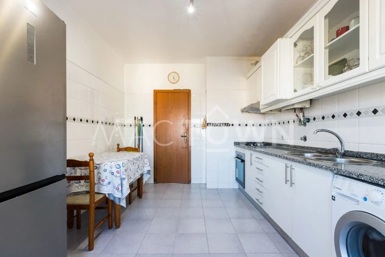 Apartamento T3 para Venda em Carregado e Cadafais Foto 8