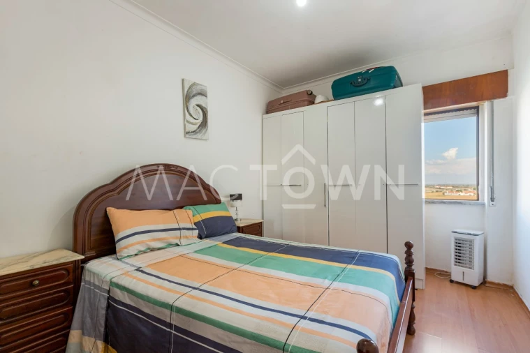 Apartamento T3 para Venda em Carregado e Cadafais Foto 16