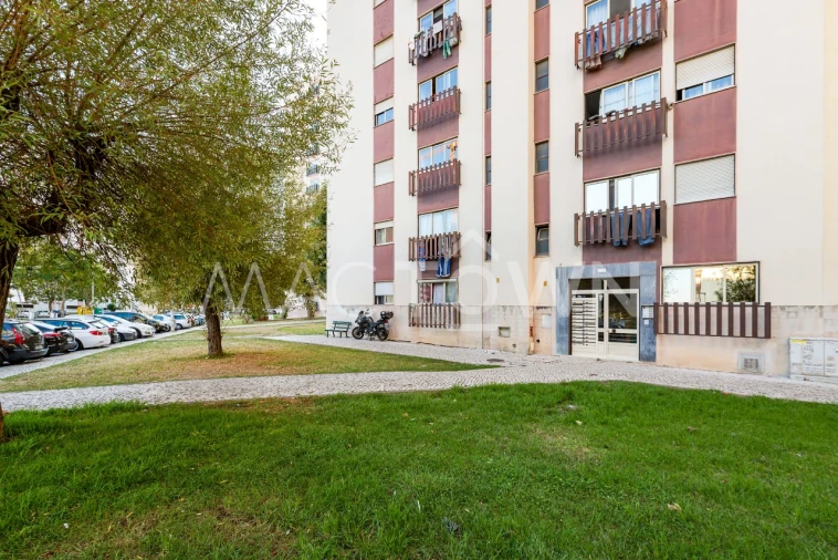 Apartamento T3 para Venda em Carregado e Cadafais Foto 25