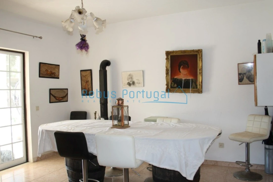 Moradia T4 para Venda em Santa Barbara de Nexe Foto 12