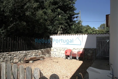 Moradia T4 para Venda em Santa Barbara de Nexe