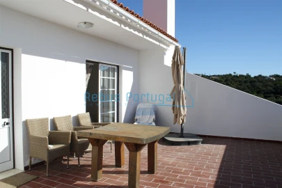 Moradia T4 para Venda em Santa Barbara de Nexe