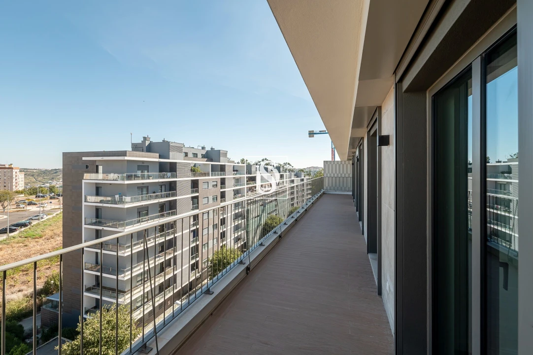 Apartamento T5 para Venda em Santo António dos Cavaleiros e Frielas Foto 9