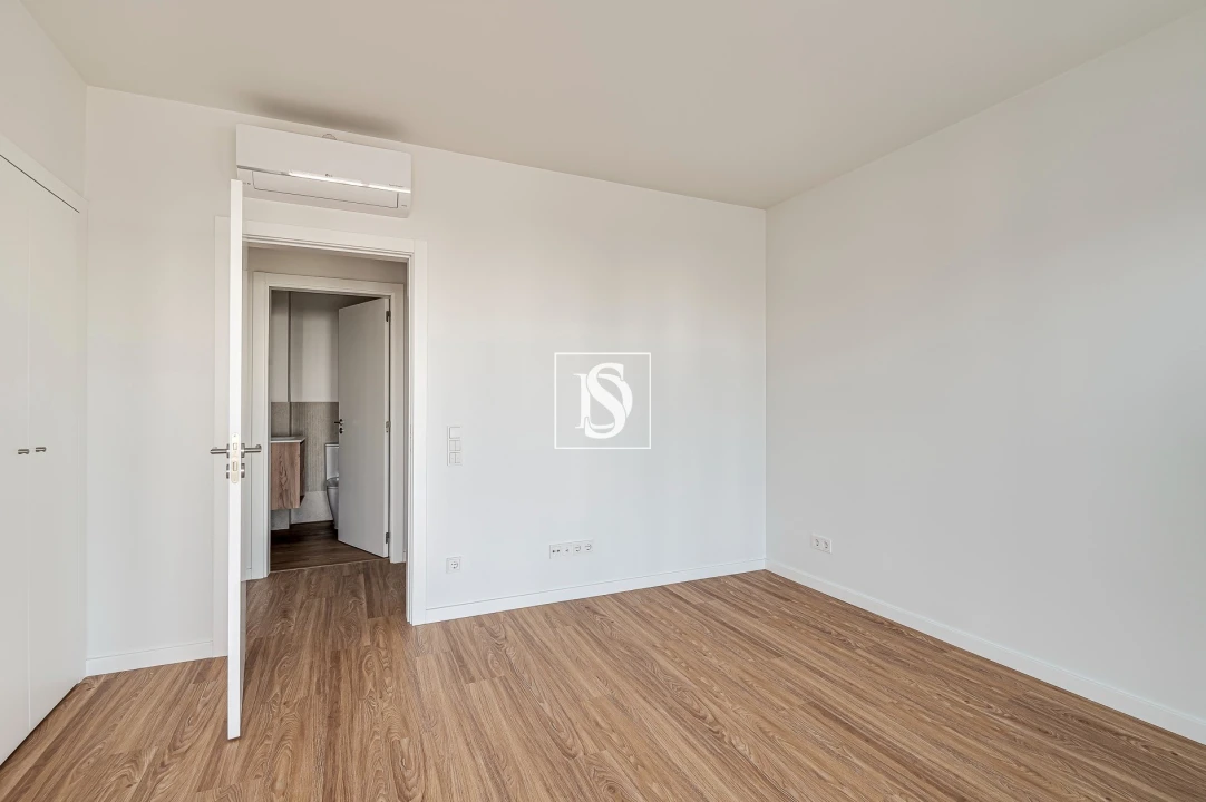 Apartamento T5 para Venda em Santo António dos Cavaleiros e Frielas Foto 30