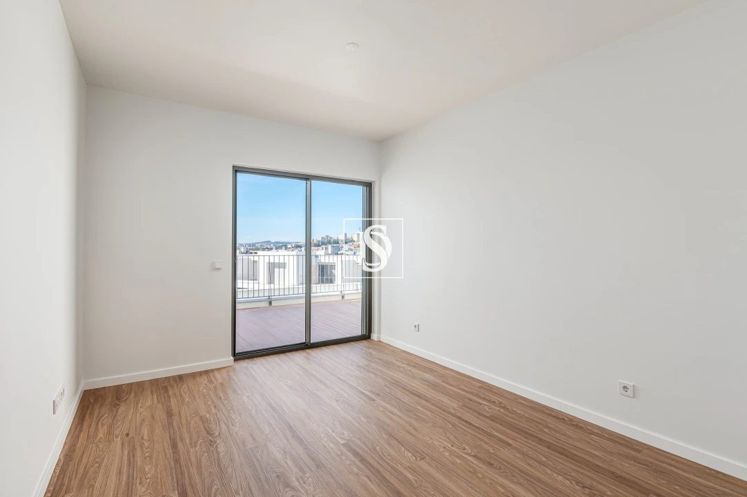 Apartamento T5 para Venda em Santo António dos Cavaleiros e Frielas Foto 35