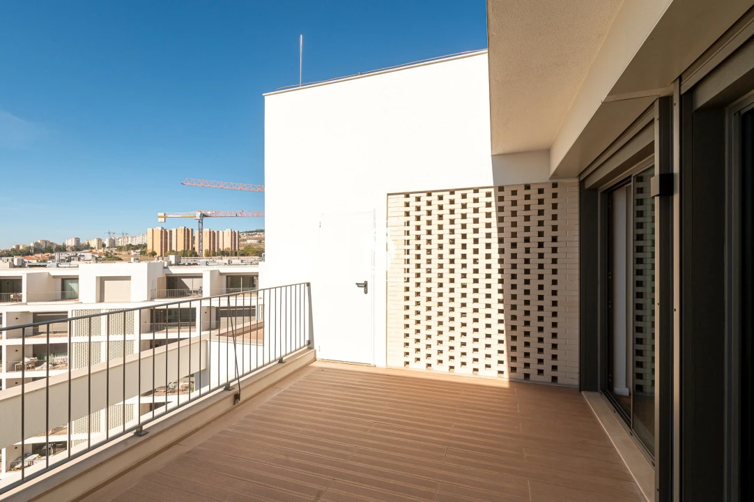 Apartamento T5 para Venda em Santo António dos Cavaleiros e Frielas Foto 6