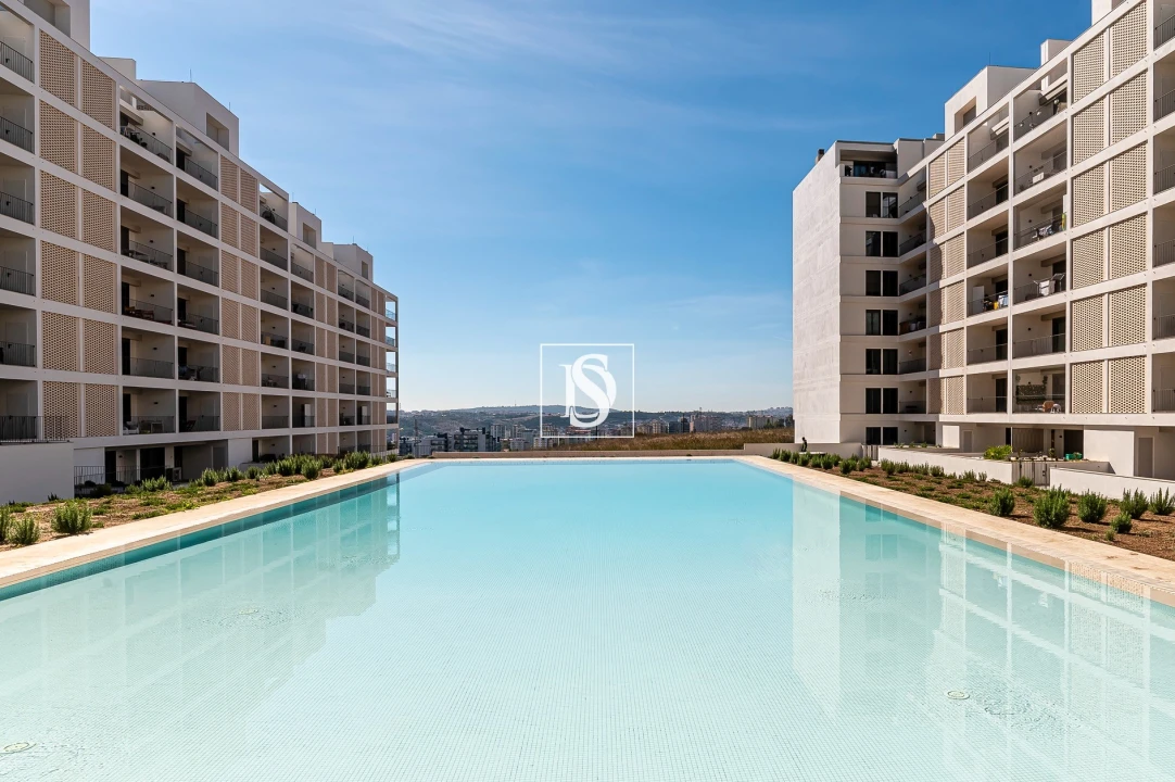 Apartamento T5 para Venda em Santo António dos Cavaleiros e Frielas Foto 2