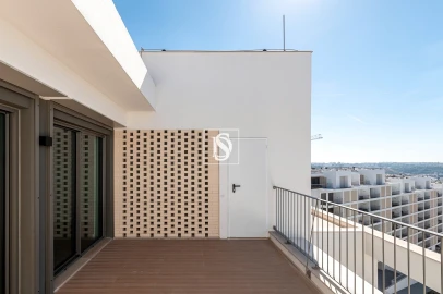 Apartamento T5 para Venda em Santo António dos Cavaleiros e Frielas