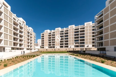 Apartamento T5 para Venda em Santo António dos Cavaleiros e Frielas