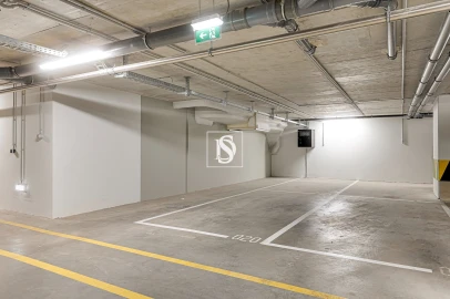 Apartamento T5 para Venda em Santo António dos Cavaleiros e Frielas