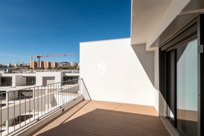 Apartamento T5 para Venda em Santo António dos Cavaleiros e Frielas