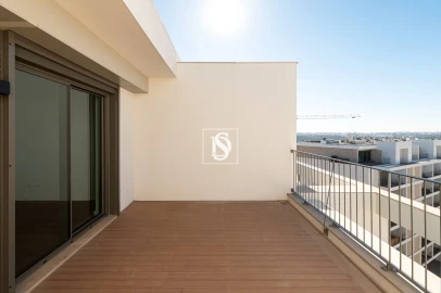 Apartamento T5 para Venda em Santo António dos Cavaleiros e Frielas