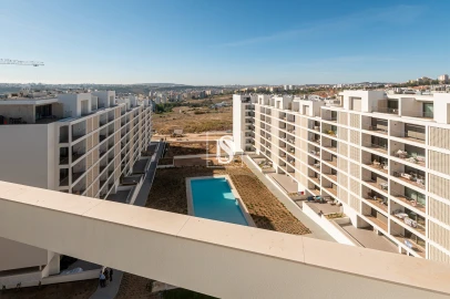 Apartamento T5 para Venda em Santo António dos Cavaleiros e Frielas