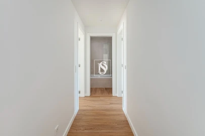 Apartamento T5 para Venda em Santo António dos Cavaleiros e Frielas