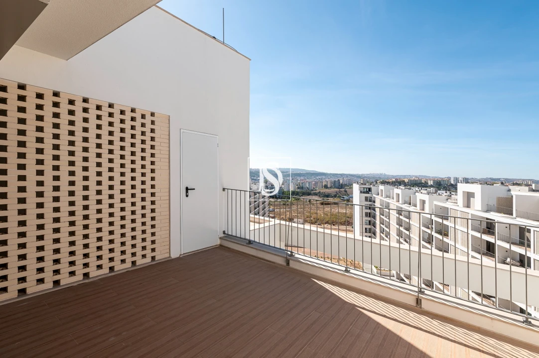 Apartamento T5 para Venda em Santo António dos Cavaleiros e Frielas Foto 12