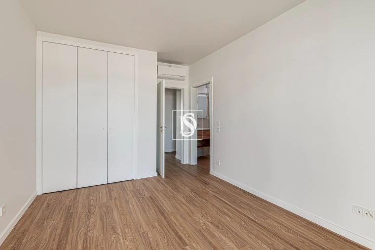 Apartamento T5 para Venda em Santo António dos Cavaleiros e Frielas Foto 36