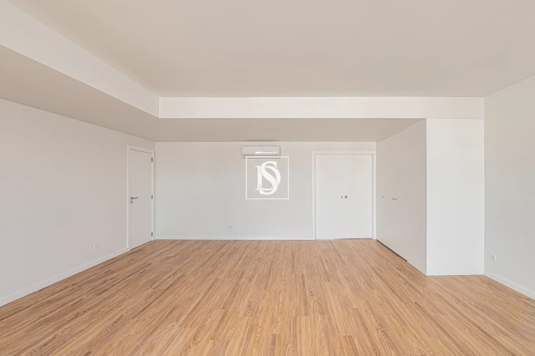 Apartamento T5 para Venda em Santo António dos Cavaleiros e Frielas Foto 14