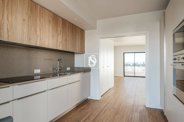 Apartamento T5 para Venda em Santo António dos Cavaleiros e Frielas Foto 23
