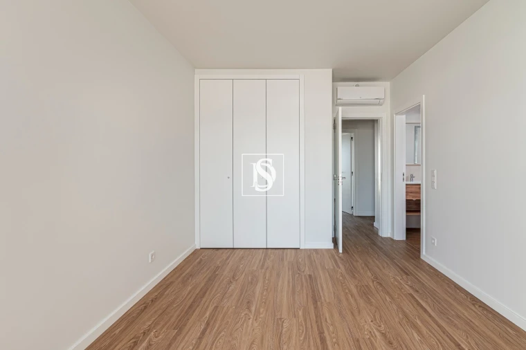 Apartamento T5 para Venda em Santo António dos Cavaleiros e Frielas Foto 37