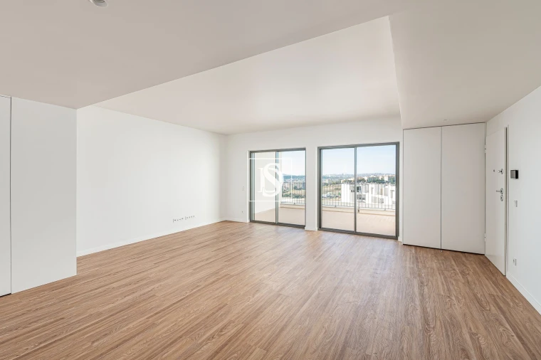 Apartamento T5 para Venda em Santo António dos Cavaleiros e Frielas Foto 16