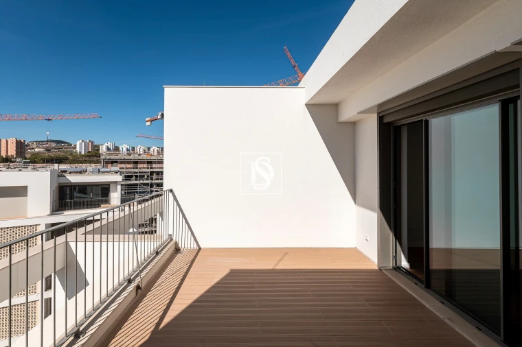 Apartamento T5 para Venda em Santo António dos Cavaleiros e Frielas Foto 50