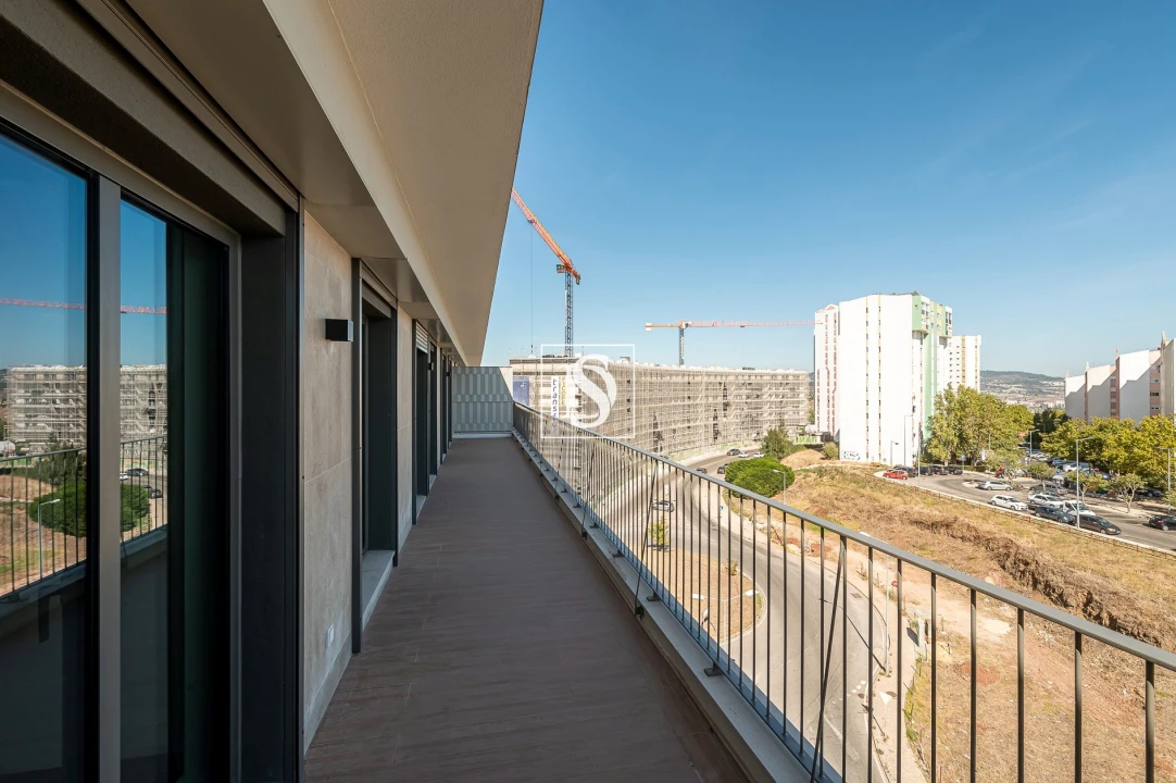 Apartamento T5 para Venda em Santo António dos Cavaleiros e Frielas Foto 10