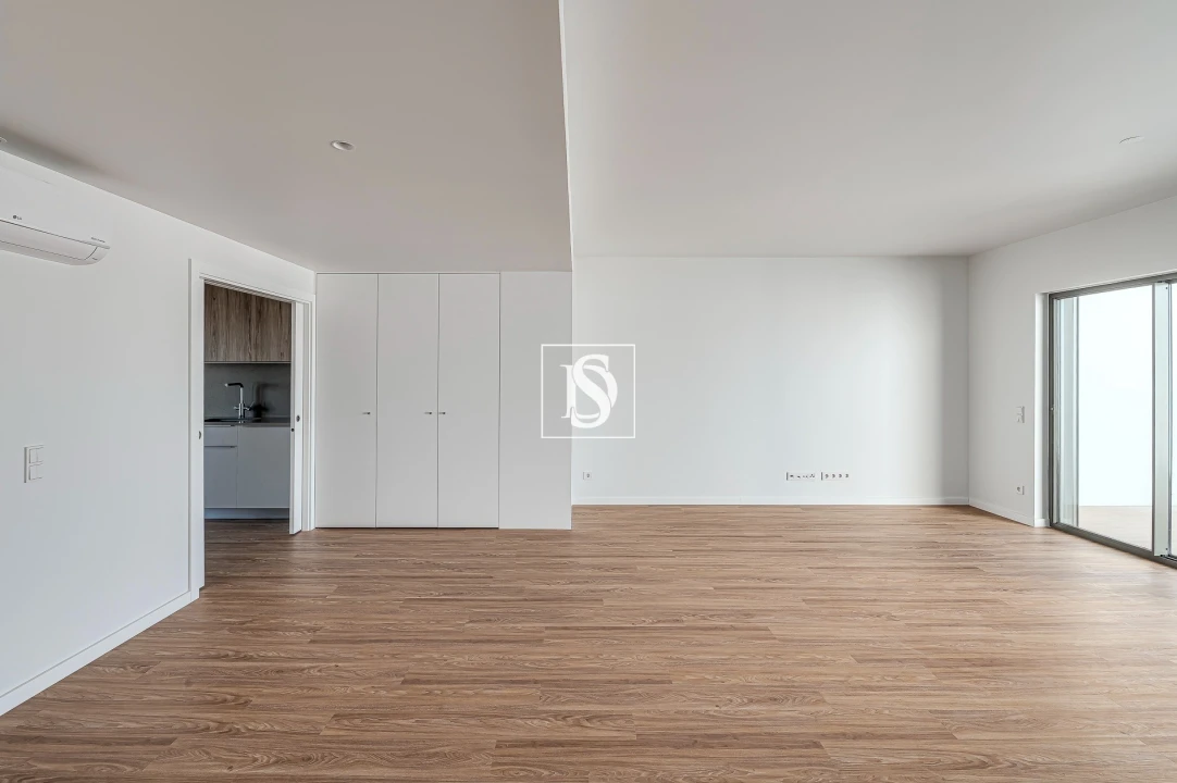 Apartamento T5 para Venda em Santo António dos Cavaleiros e Frielas Foto 17