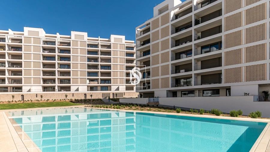 Apartamento T5 para Venda em Santo António dos Cavaleiros e Frielas