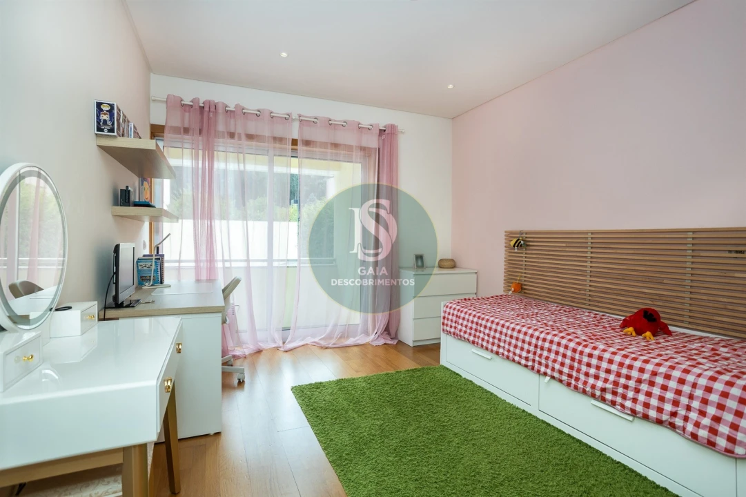 Moradia T4 para Venda em Alfena Foto 27