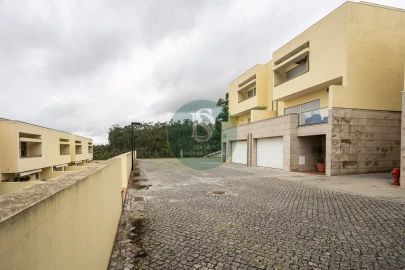 Moradia T4 para Venda em Alfena