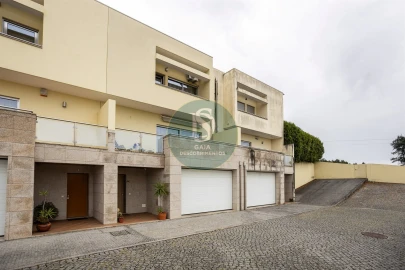 Moradia T4 para Venda em Alfena