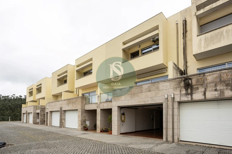 Moradia T4 para Venda em Alfena Foto 89