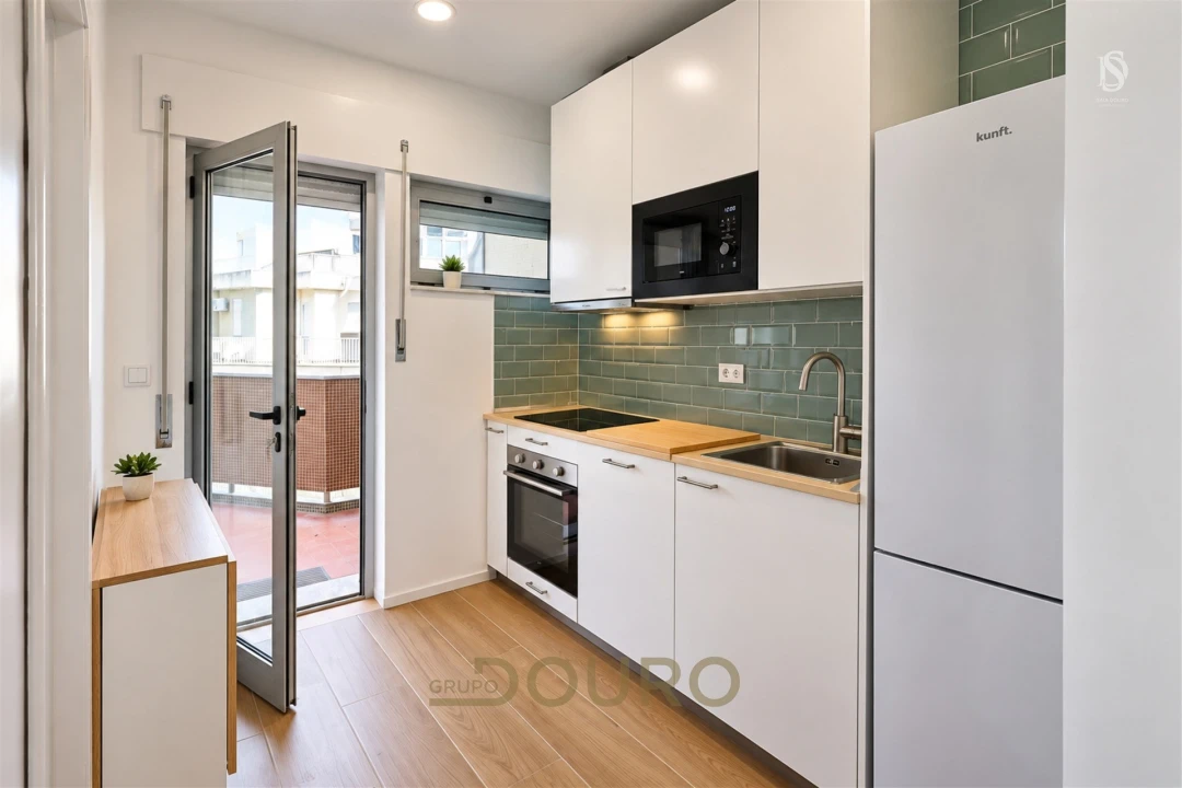 Apartamento T2 para Arrendamento em Cedofeita, Santo Ildefonso, Sé, Miragaia, São Nicolau e Vitória Foto 1
