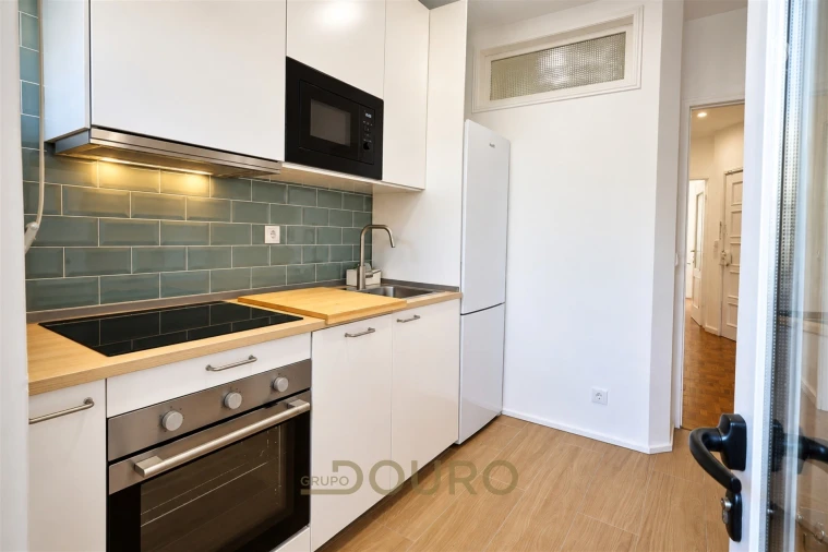 Apartamento T2 para Arrendamento em Cedofeita, Santo Ildefonso, Sé, Miragaia, São Nicolau e Vitória Foto 3