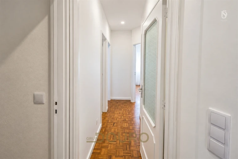 Apartamento T2 para Arrendamento em Cedofeita, Santo Ildefonso, Sé, Miragaia, São Nicolau e Vitória Foto 8