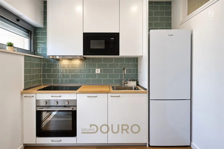 Apartamento T2 para Arrendamento em Cedofeita, Santo Ildefonso, Sé, Miragaia, São Nicolau e Vitória Foto 2