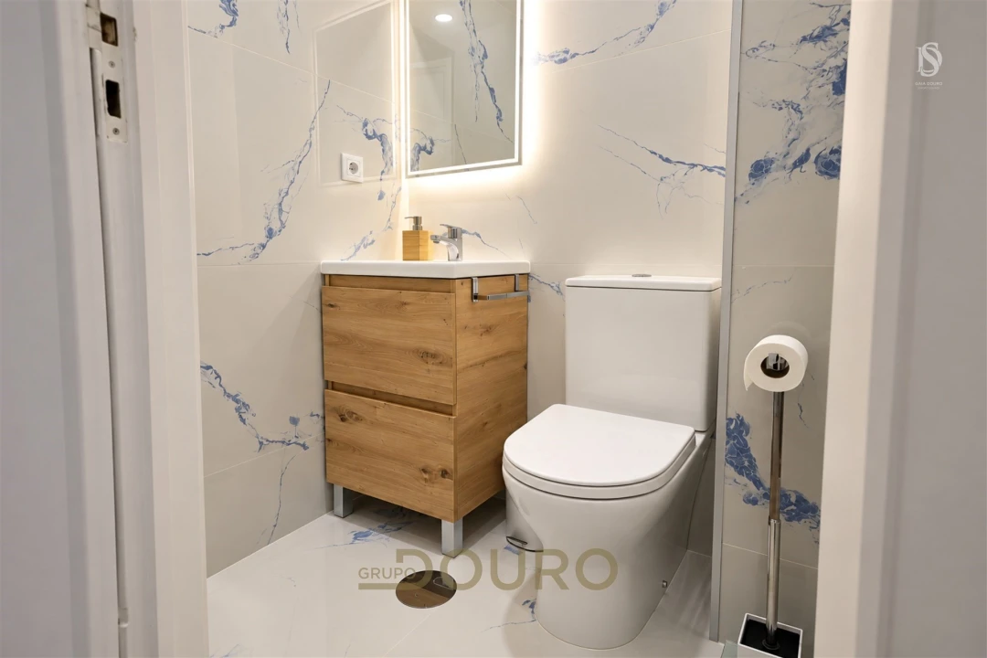 Apartamento T2 para Arrendamento em Cedofeita, Santo Ildefonso, Sé, Miragaia, São Nicolau e Vitória Foto 14