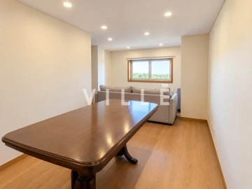 Apartamento T2 para Arrendamento em Eixo e Eirol