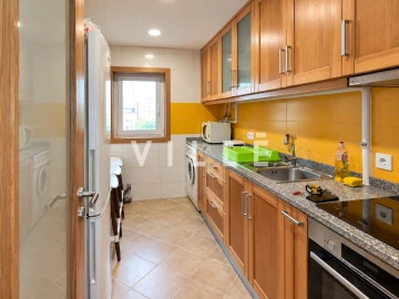 Apartamento T2 para Arrendamento em Eixo e Eirol