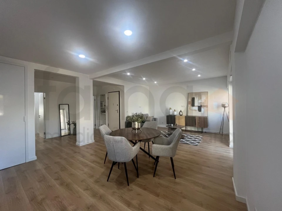 Apartamento T3 para Venda em Benfica Foto 23