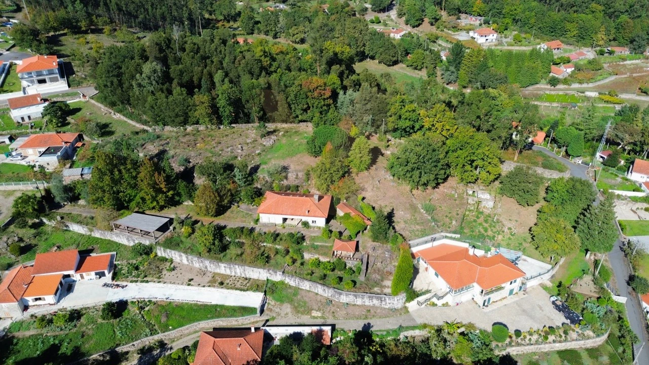 Moradia T2 para Venda em Formariz e Ferreira Foto 86