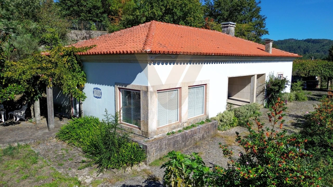 Moradia T3 para Venda em Formariz e Ferreira Foto 4